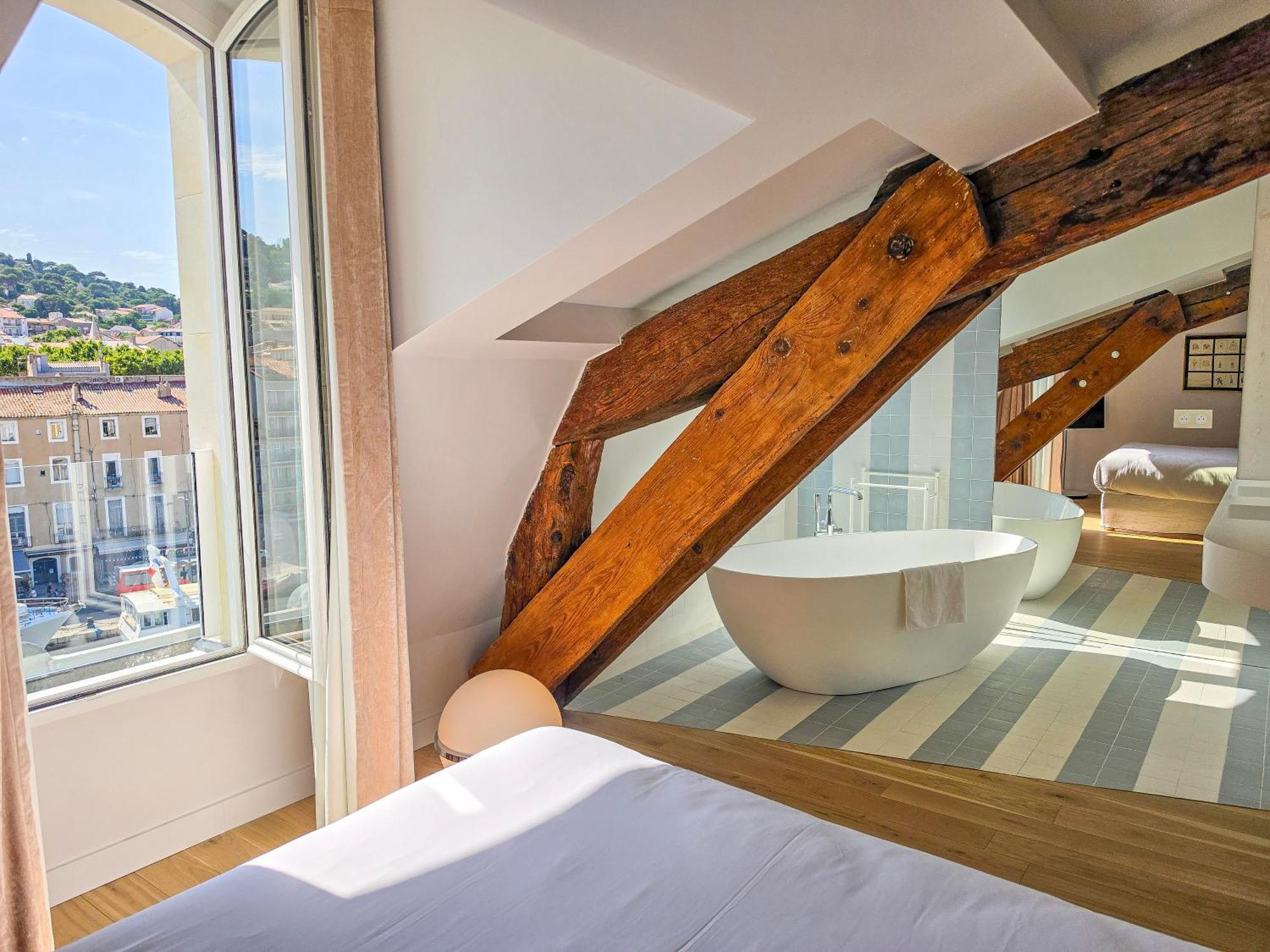 Junior Suite mit Kanalblick