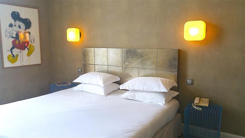 Doppelzimmer mit Blick auf den Kanal